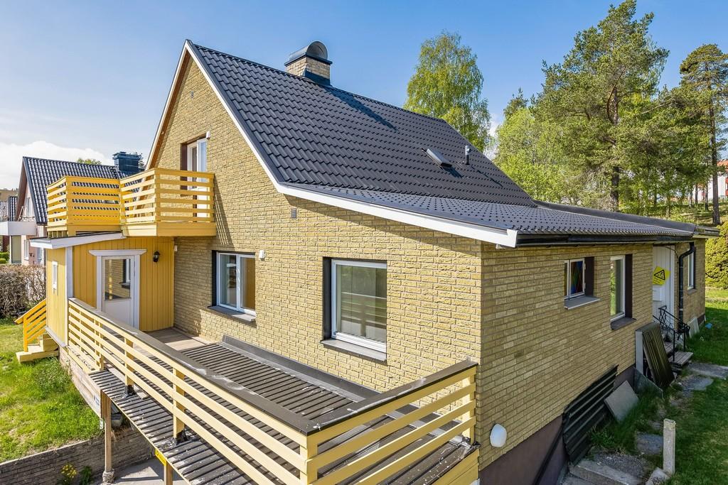 Mångsidig villa med tre lägenheter - Ringvägen 7 bild 3
