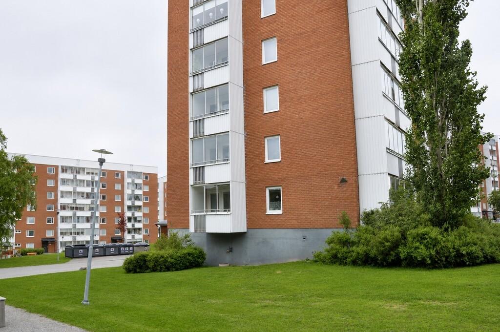 Rymliga 2:a på bottenvåningen!