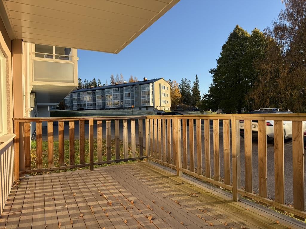 Trivsam etta med stor uteplats bild 2