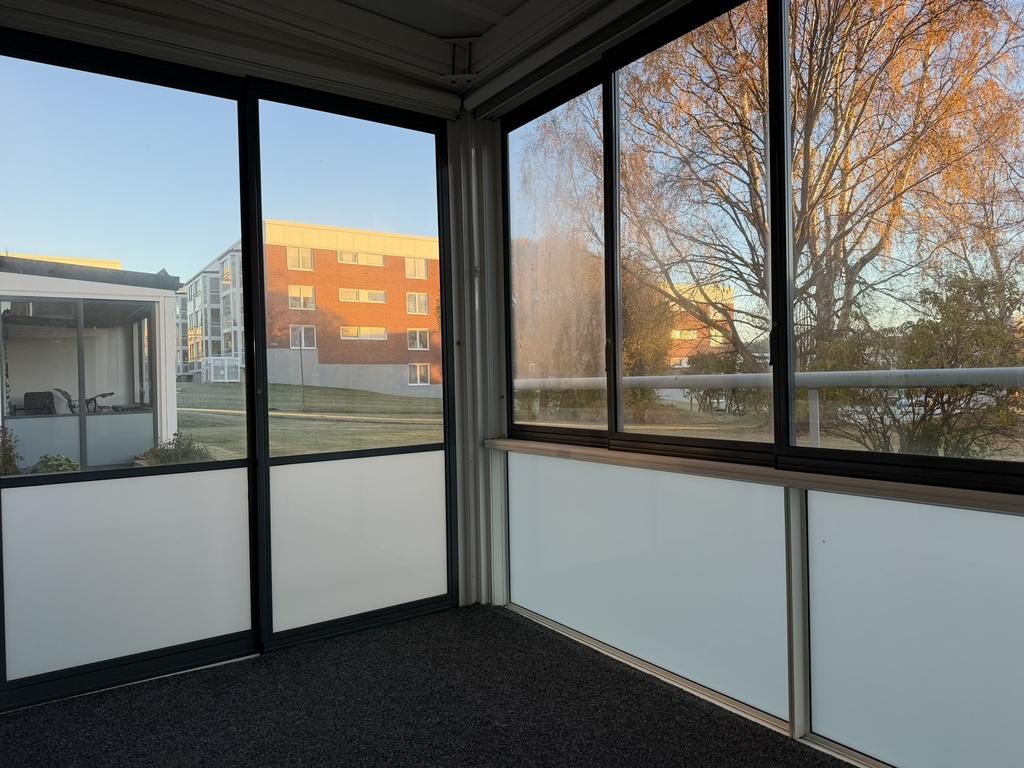 1:a med inglasat uterum och låg månadsavgift på Nedre Haga