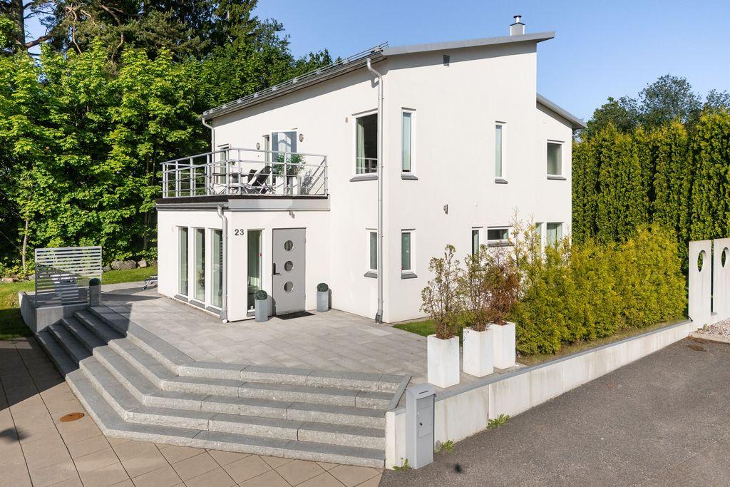 Exklusiv arkitektritad funkisvilla i Haga bild 2