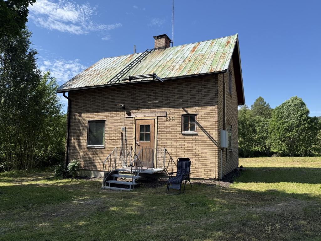 Lantligt boende med stor tomt och lada i natursköna Lagfors bild 2