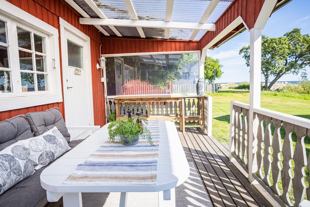 Havsnära stuga med hamnläge – en unik plats vid vattnet bild 2