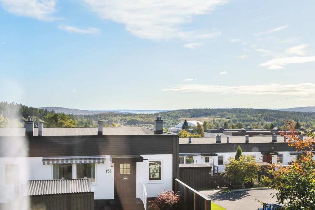 Friköpt radhus med högt läge och fin utsikt på Bågevägen bild 3